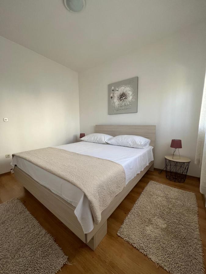 Apartman Burcul ซูโกชัน ภายนอก รูปภาพ