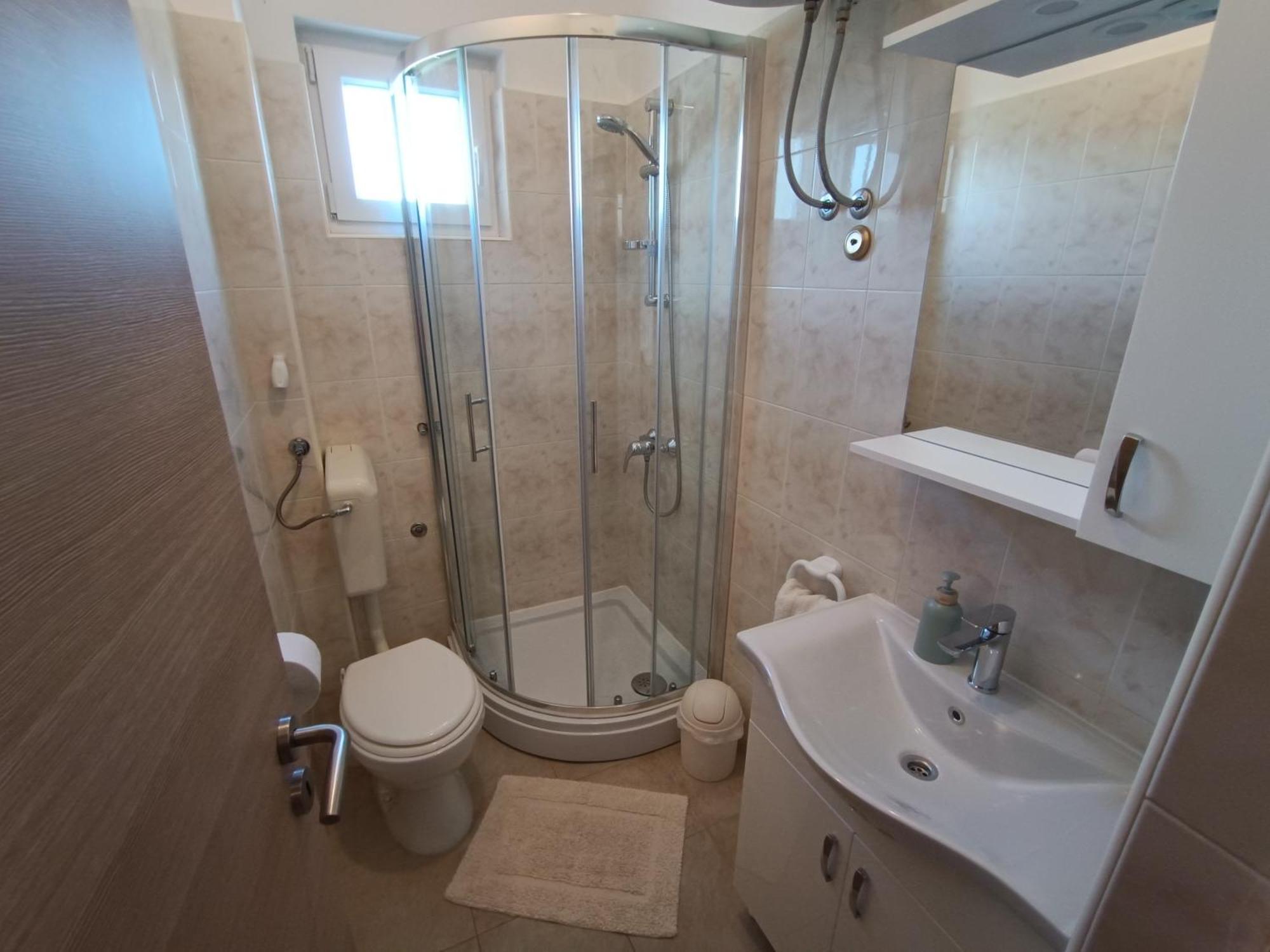 Apartman Burcul ซูโกชัน ภายนอก รูปภาพ